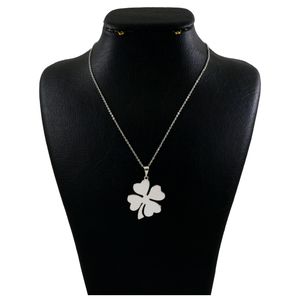 گردنبند نقره زنانه دلی جم طرح گل شبدر کد d 656